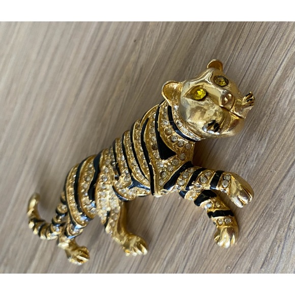 Retro Tiger Brooch. Diamanté Black & Gold Tone - Picture 5 of 6